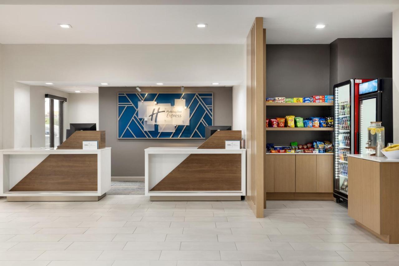 Hotel Express & By Ihg 3*
