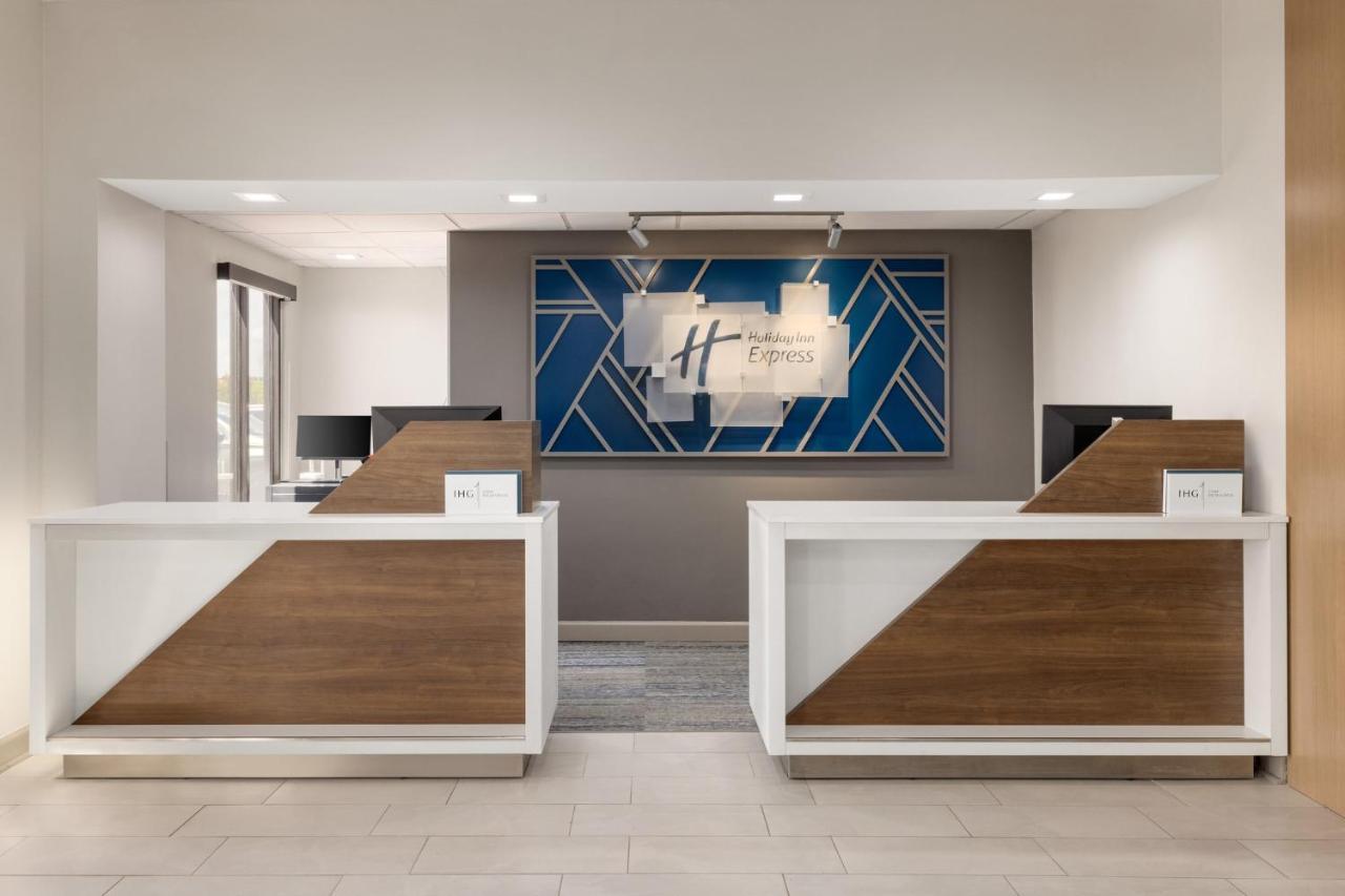 Express & By Ihg Opelousas