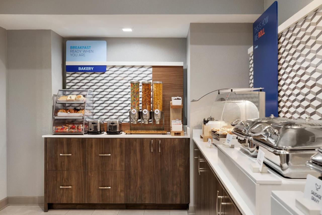 Hotel Express & By Ihg