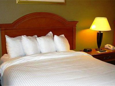 Express & By Ihg 3*